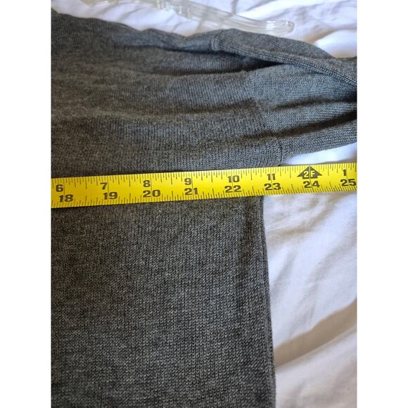 Unique Sleep Sense Women’s Large Nightshirt Gray Knit with Raised Sheep Design - Picture 6 of 9